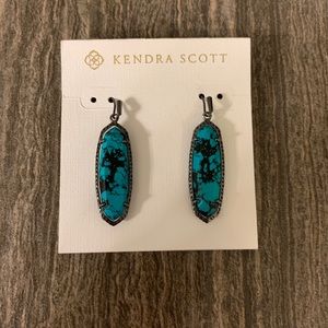 Kendra Scott- NEW w/o tags Layla earrings